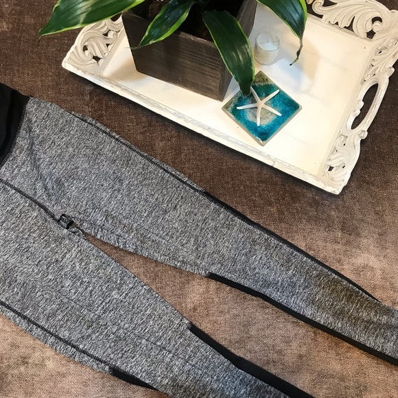 Black & Gray Workout Leggings with Mesh Cutouts - Picture 2 of 6